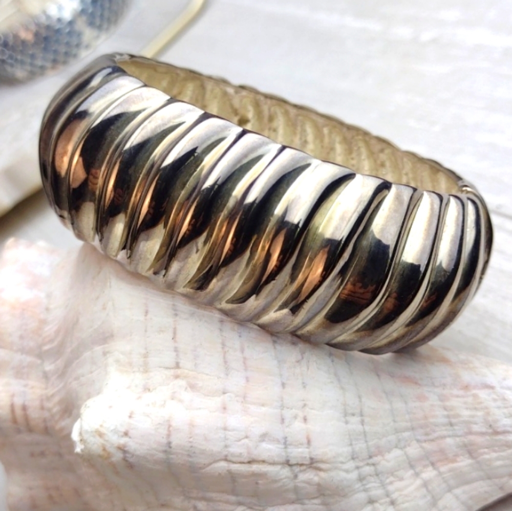 Silver Tone Vintage Style Hinge Cuff Bracelet